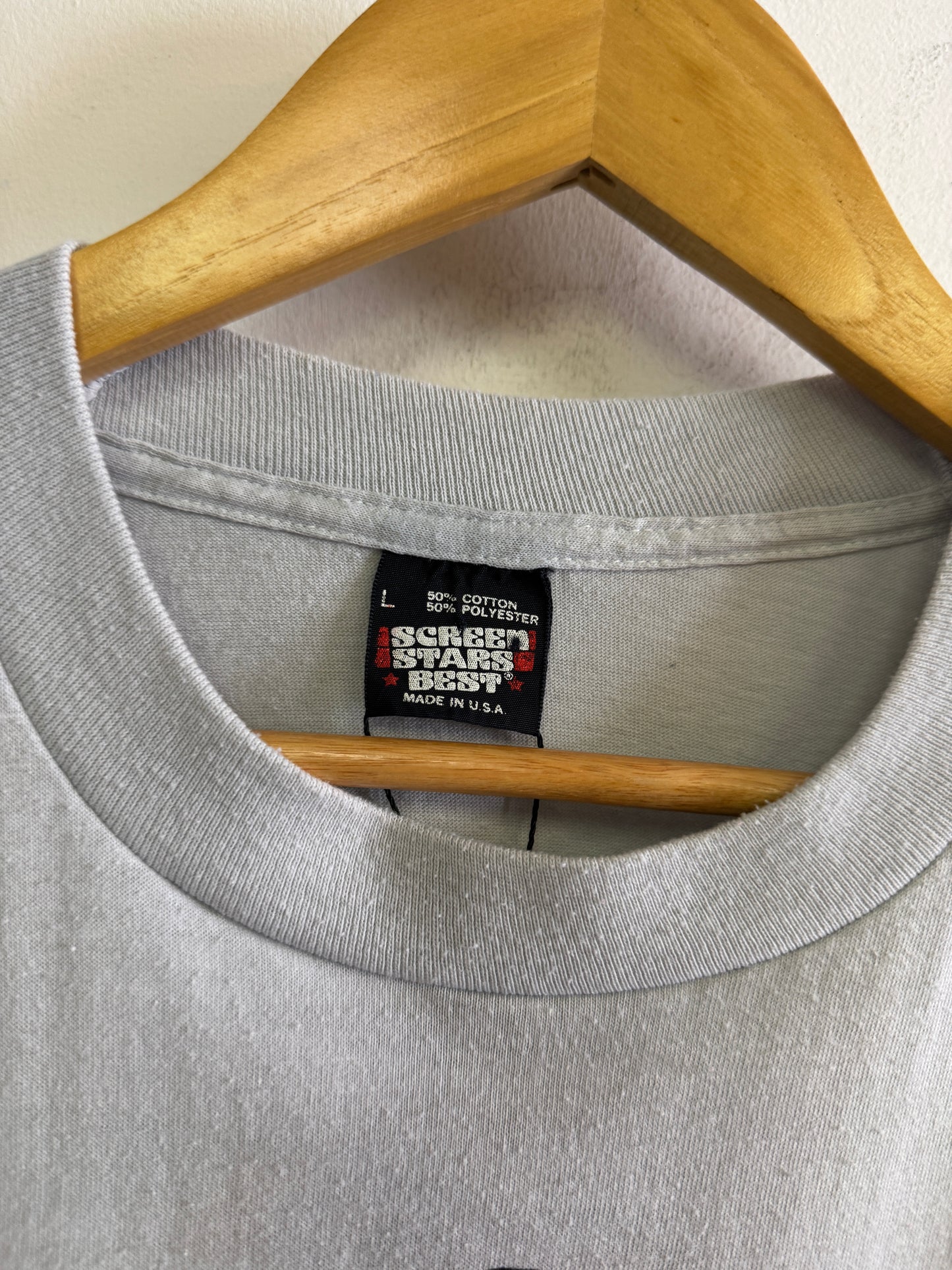 (S/M) 80’s Bar Graphic Tee