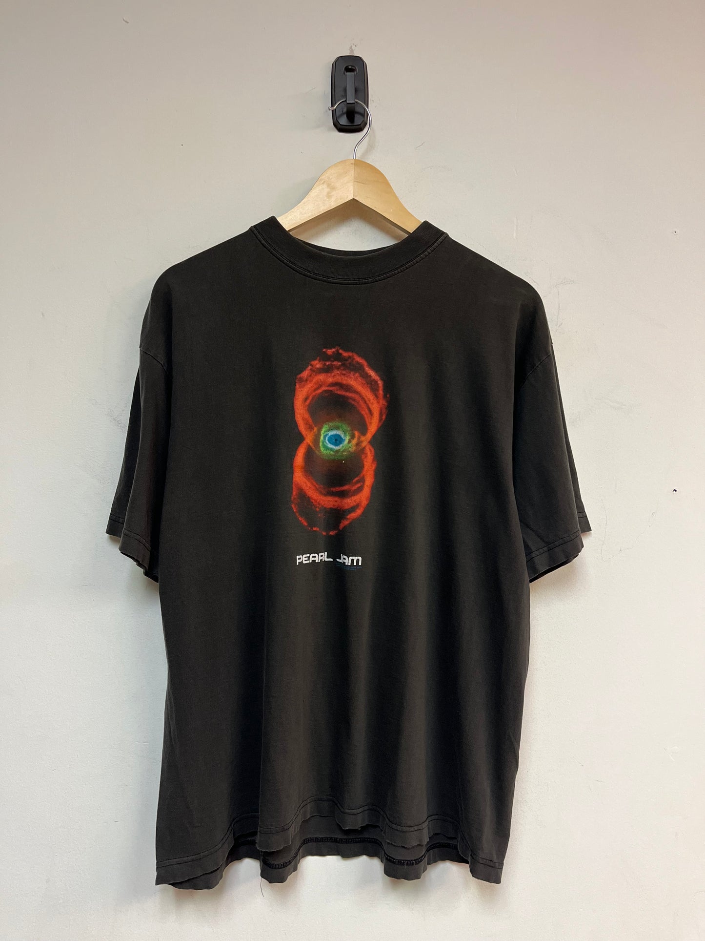 (L) 2000 Pearl Jam ‘Binaural’ Tour Tee