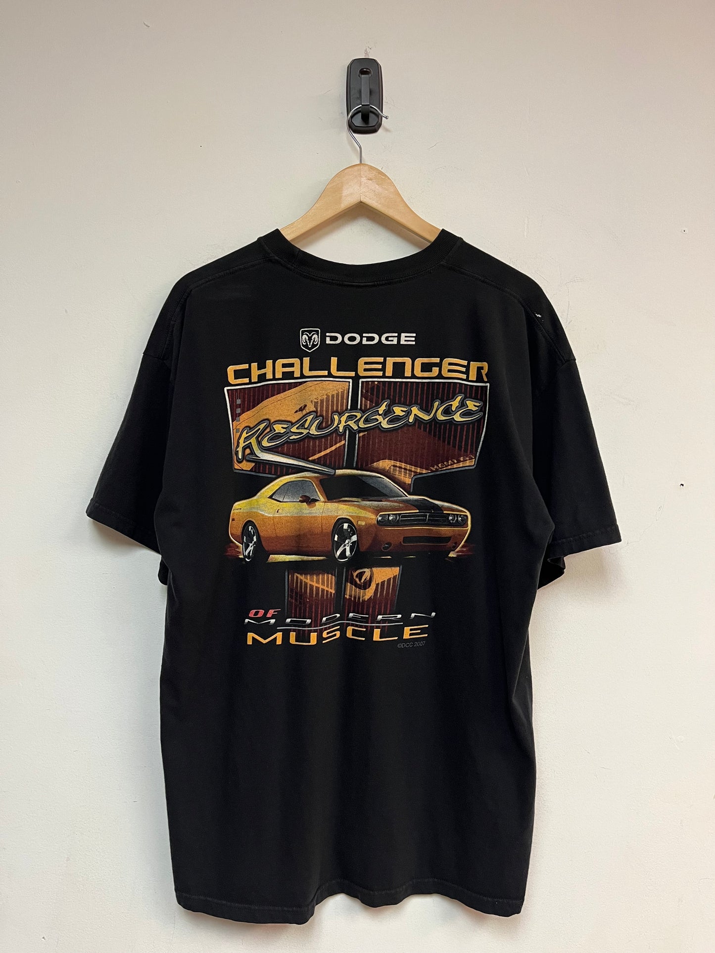 (XL) ‘07 Dodge Challenger Tee