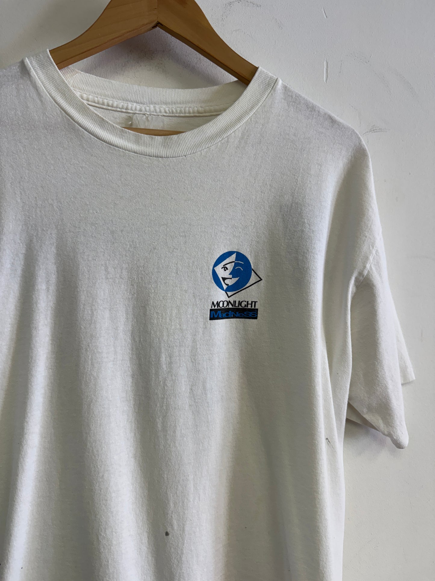(XL) 90’s Basketball Graphic Tee