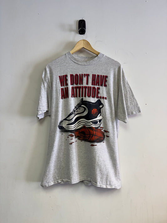 (XL) 90’s Uconn NCAA tee