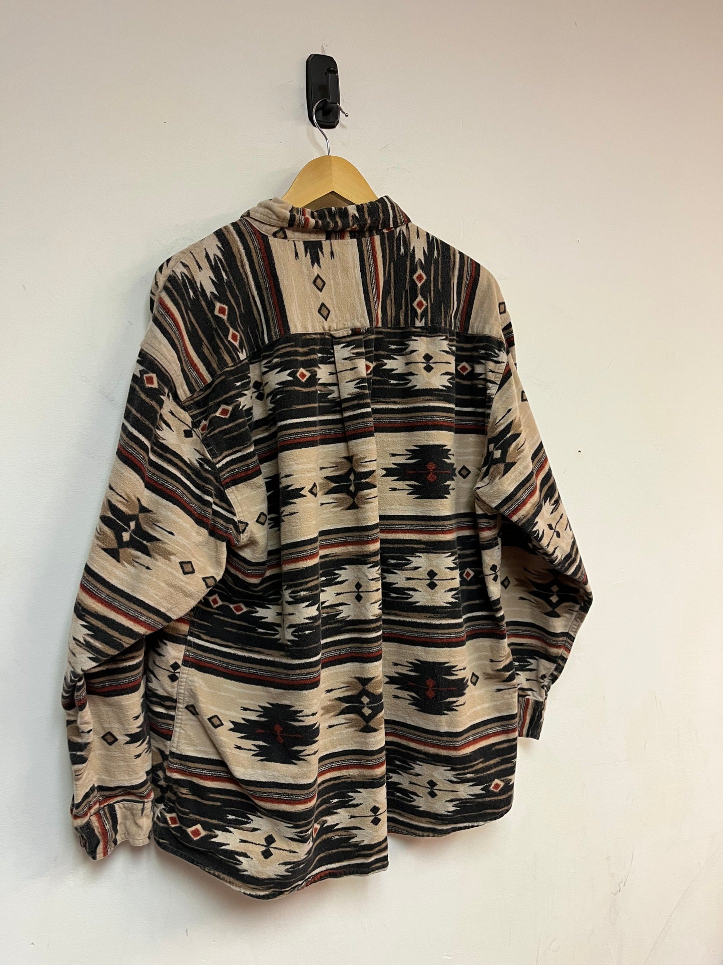 (XL) 00’s Aztec Button Up