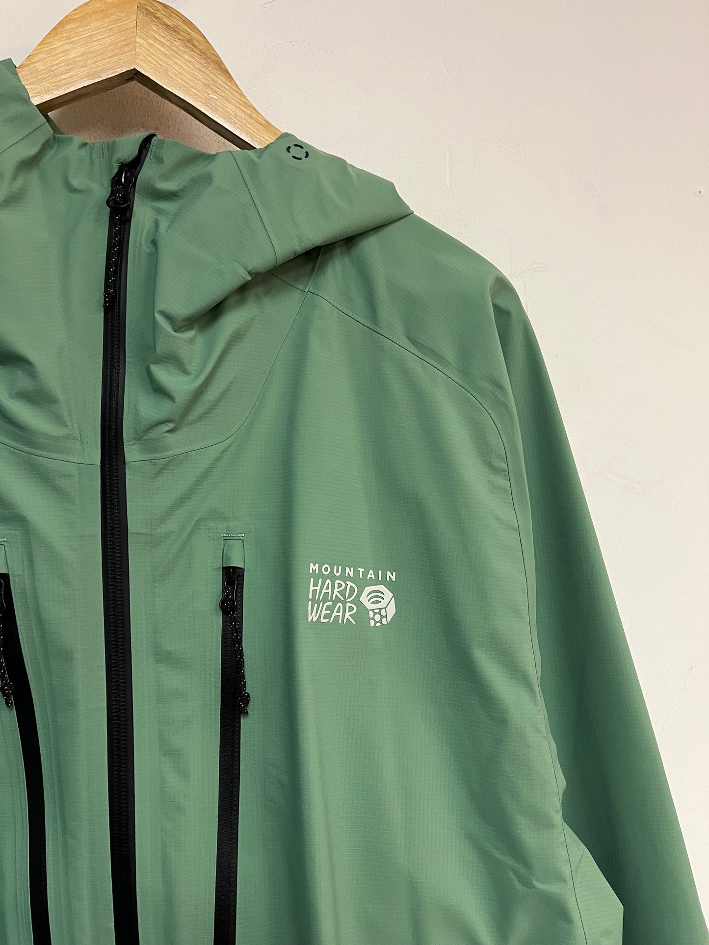 (XXL) Mountain Hardwear Gore-Tex Shell Jacket