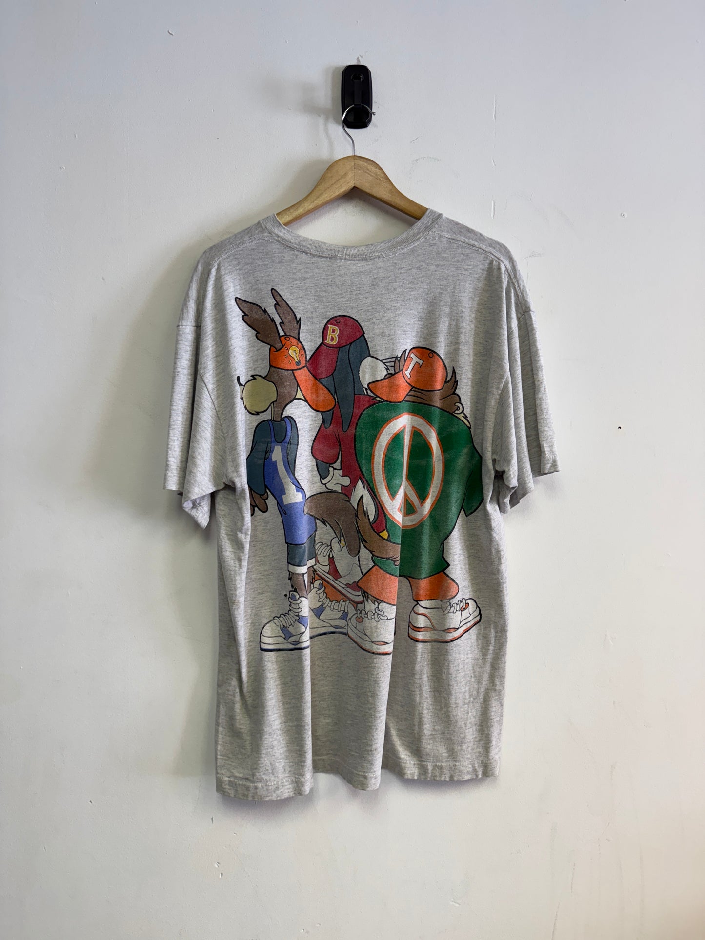 (XL) 1993 Looney Tunes Graphic