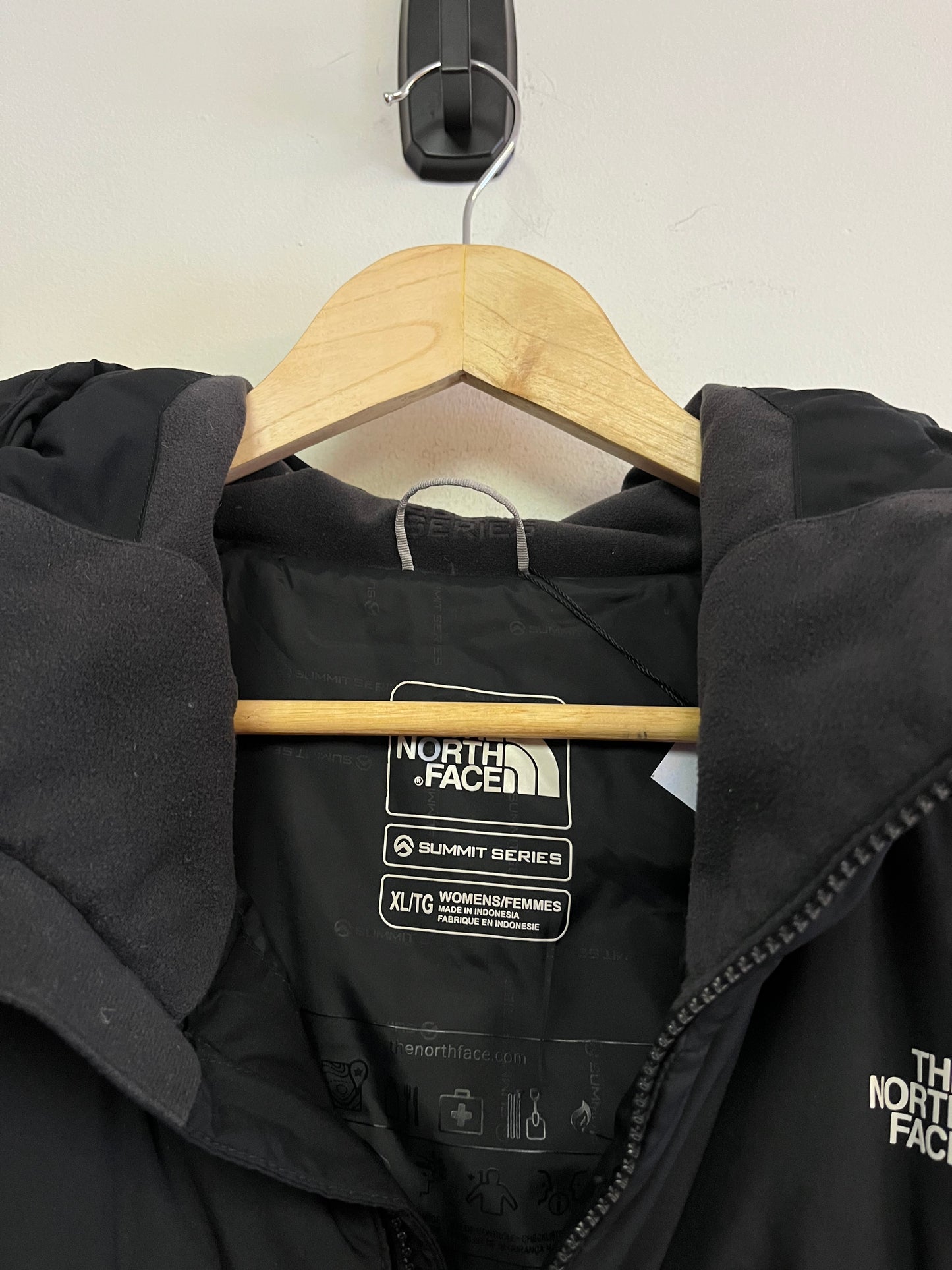 (M) North Face Summit Series Puffer Jacket