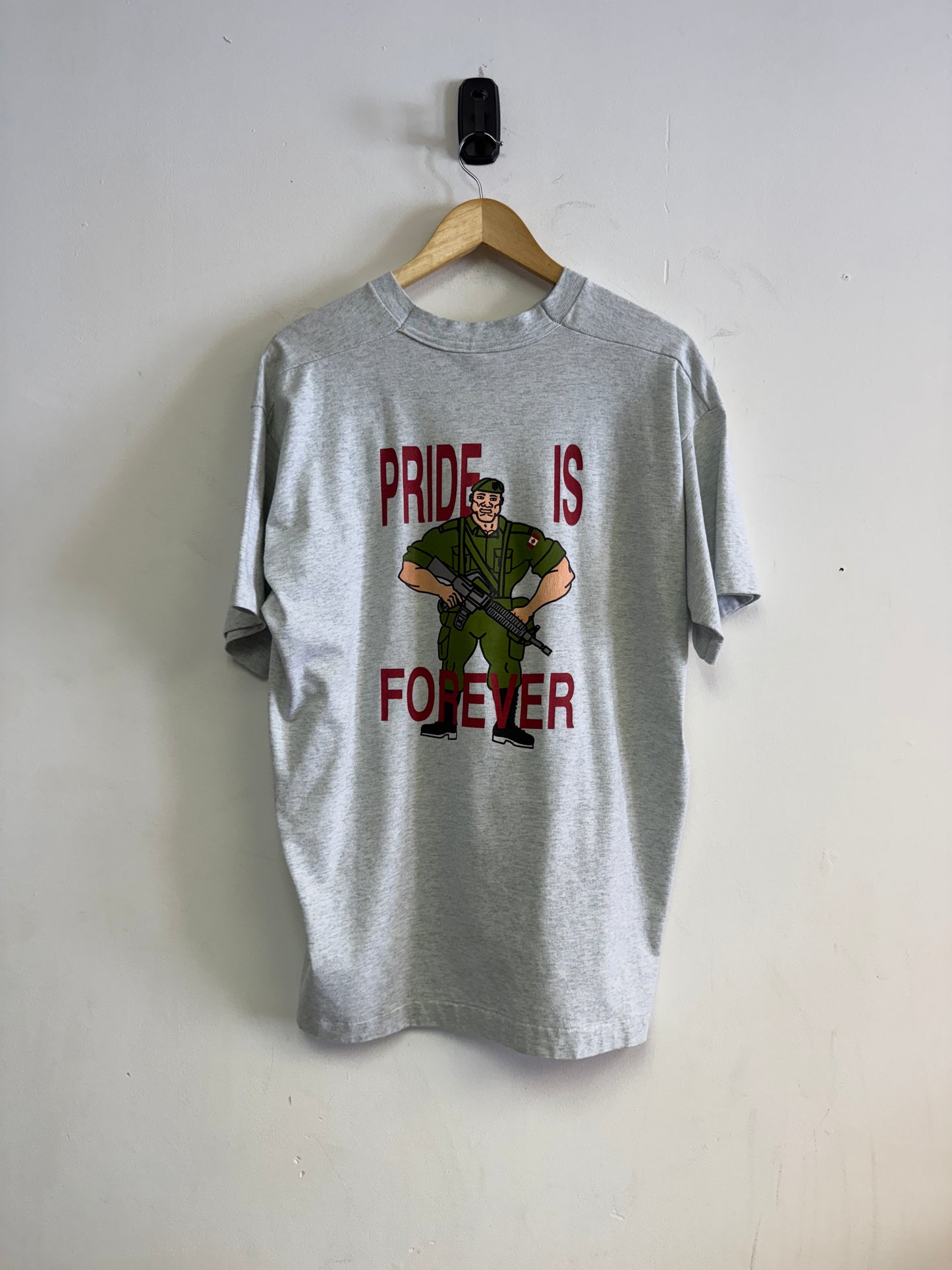 (XL) 90’s Canadian Army tee