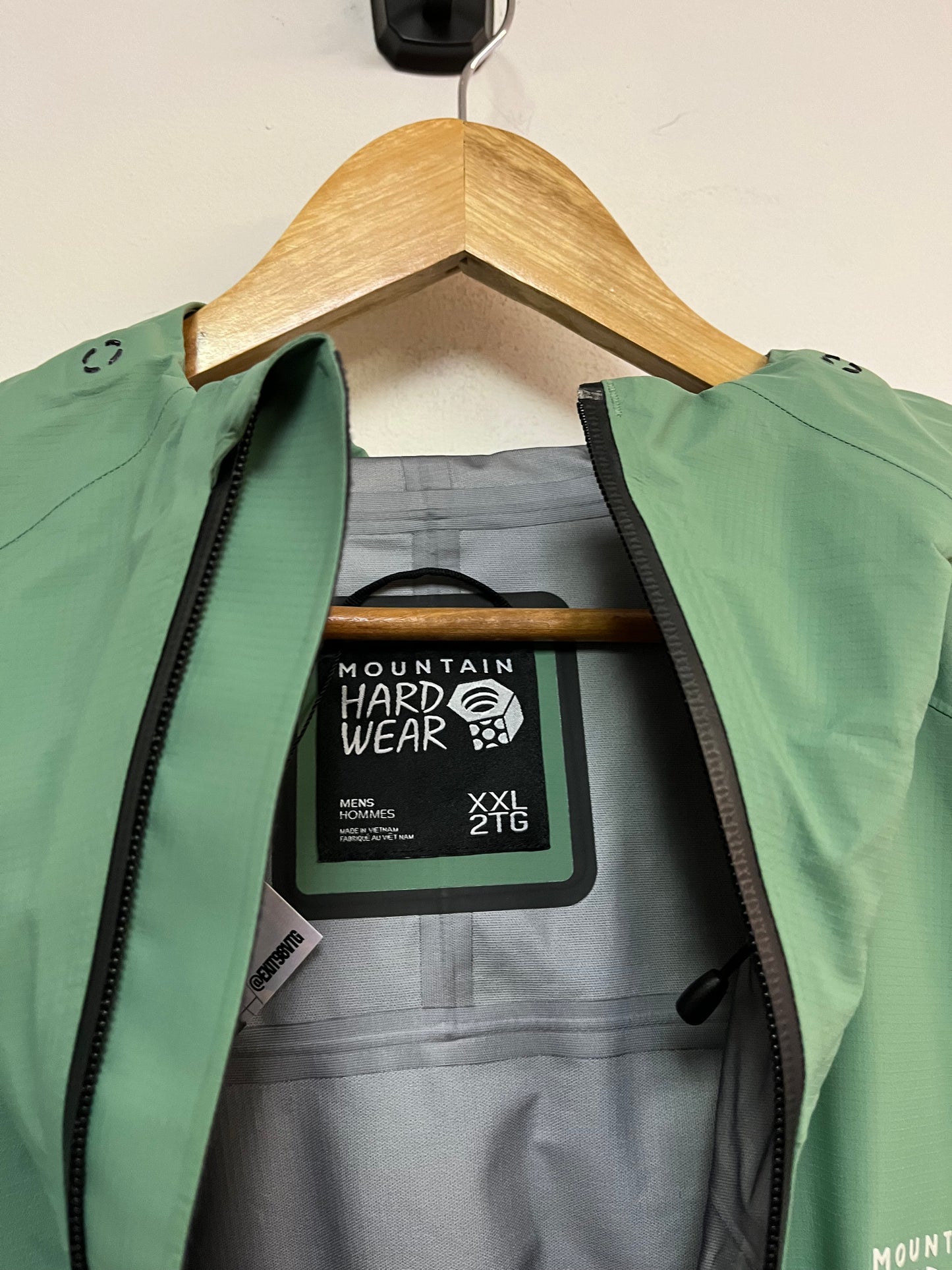 (XXL) Mountain Hardwear Gore-Tex Shell Jacket